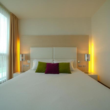 Pisa Tower Plaza酒店 外观 照片 A room at the hotel