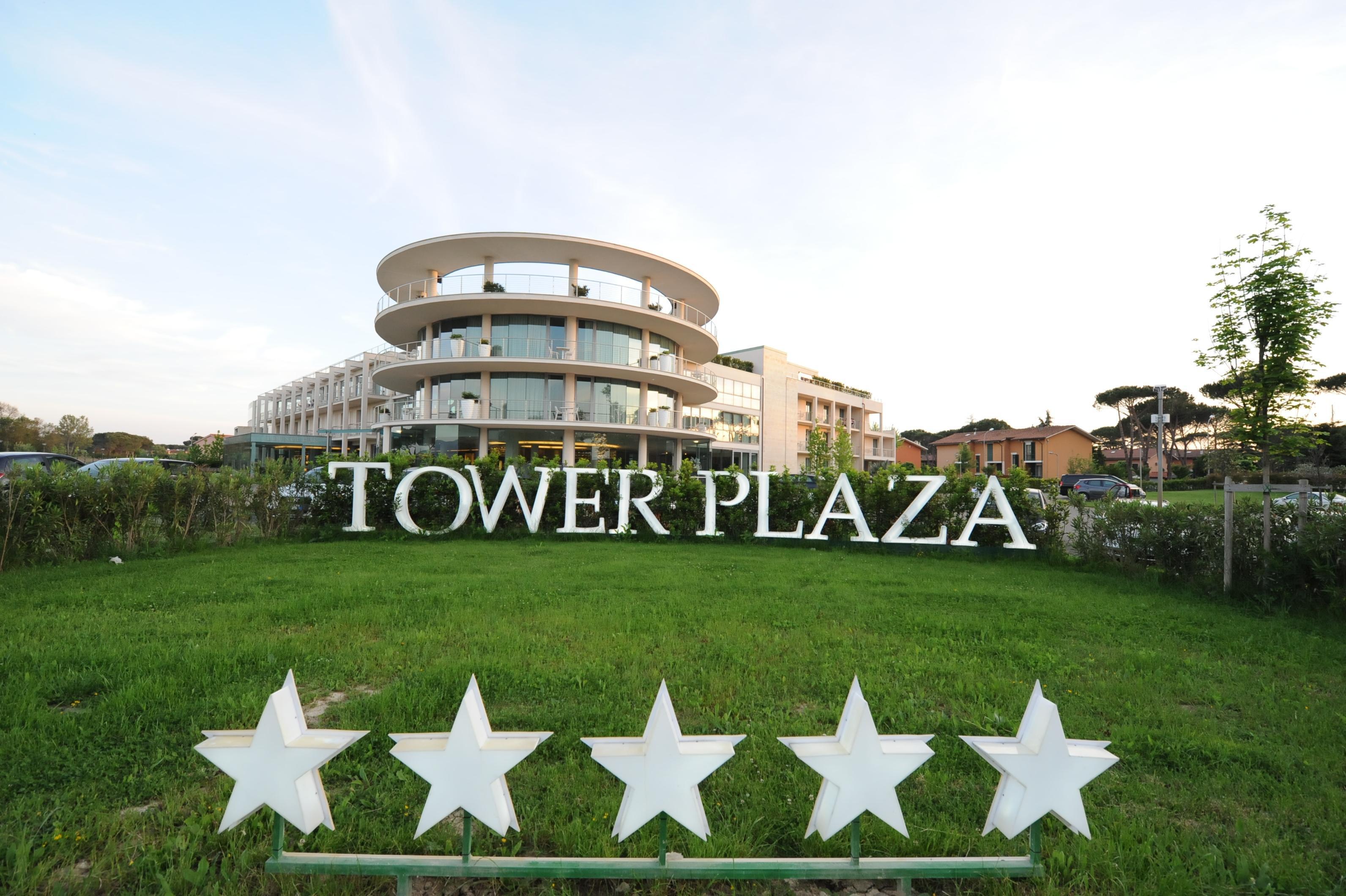 Pisa Tower Plaza酒店 外观 照片 Tower Plaza