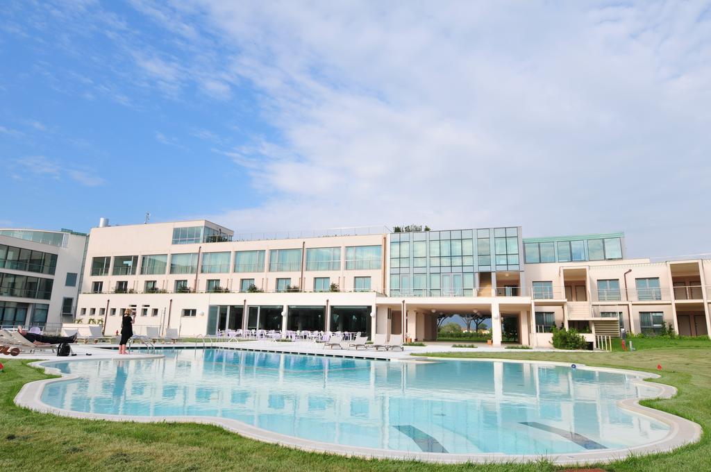 Pisa Tower Plaza酒店 外观 照片 The pool at the hotel